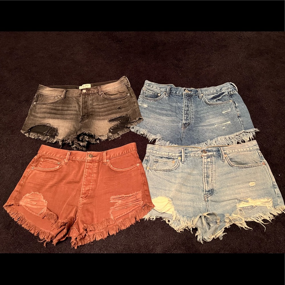 Free People distressed denim shorts size 30